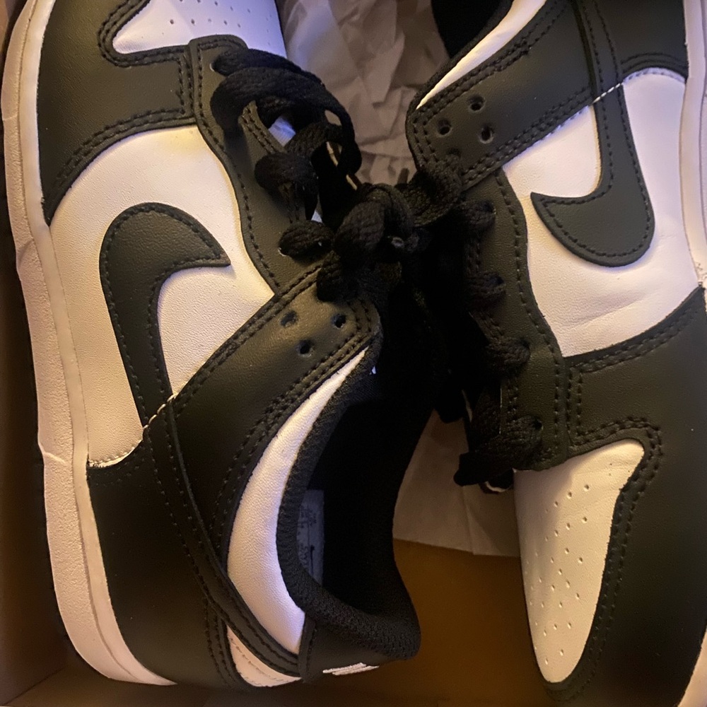 Nike Kids Black and White dunks Sneakers 2.5 unisex